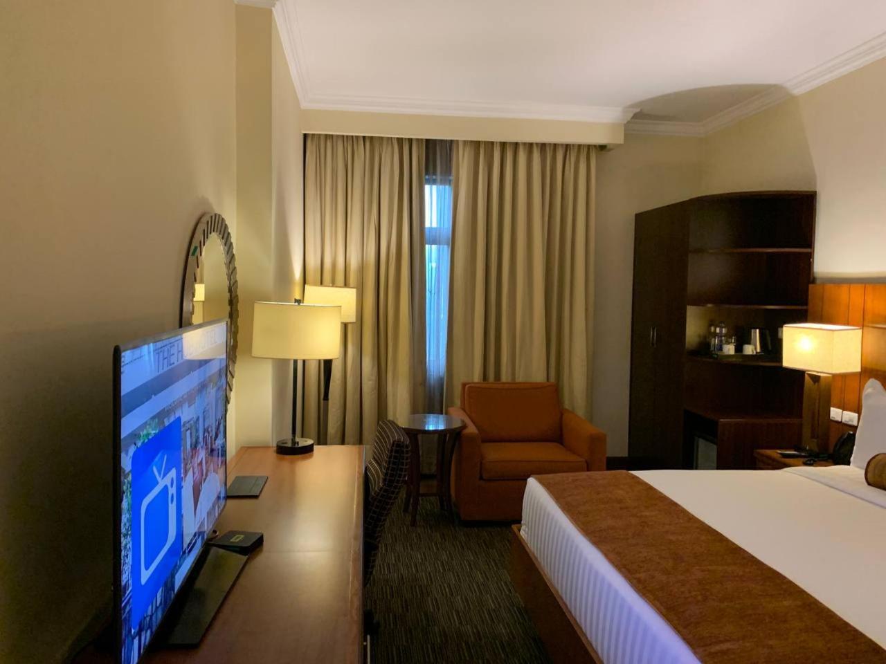 The Hub Hotel Αντίς Αμπέμπα Εξωτερικό φωτογραφία