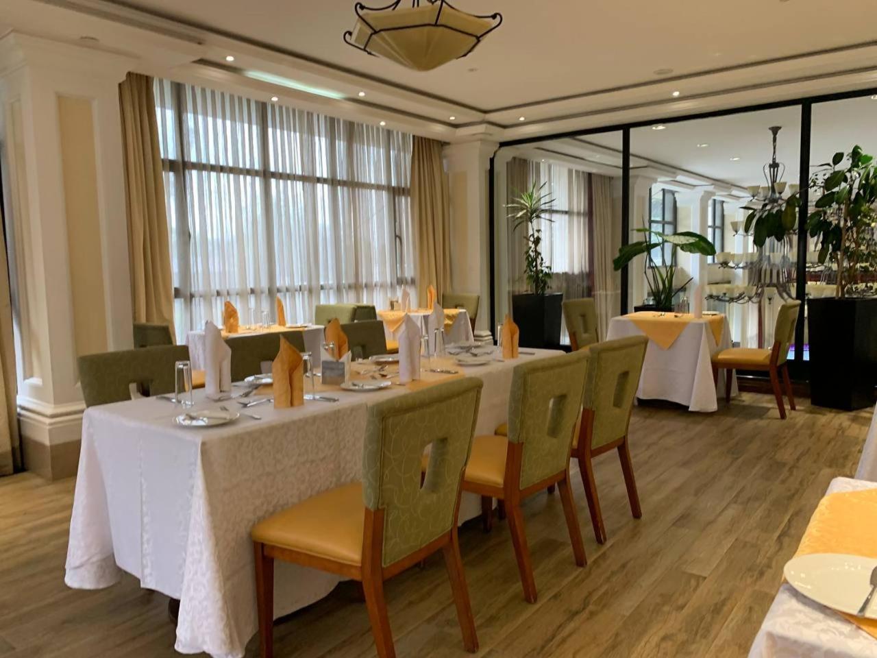 The Hub Hotel Αντίς Αμπέμπα Εξωτερικό φωτογραφία
