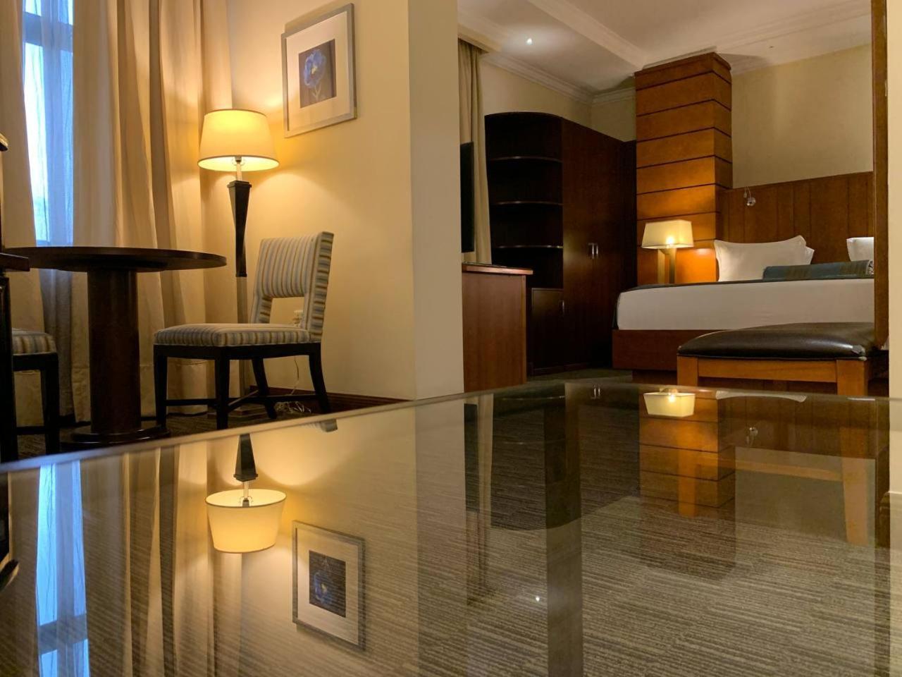 The Hub Hotel Αντίς Αμπέμπα Εξωτερικό φωτογραφία