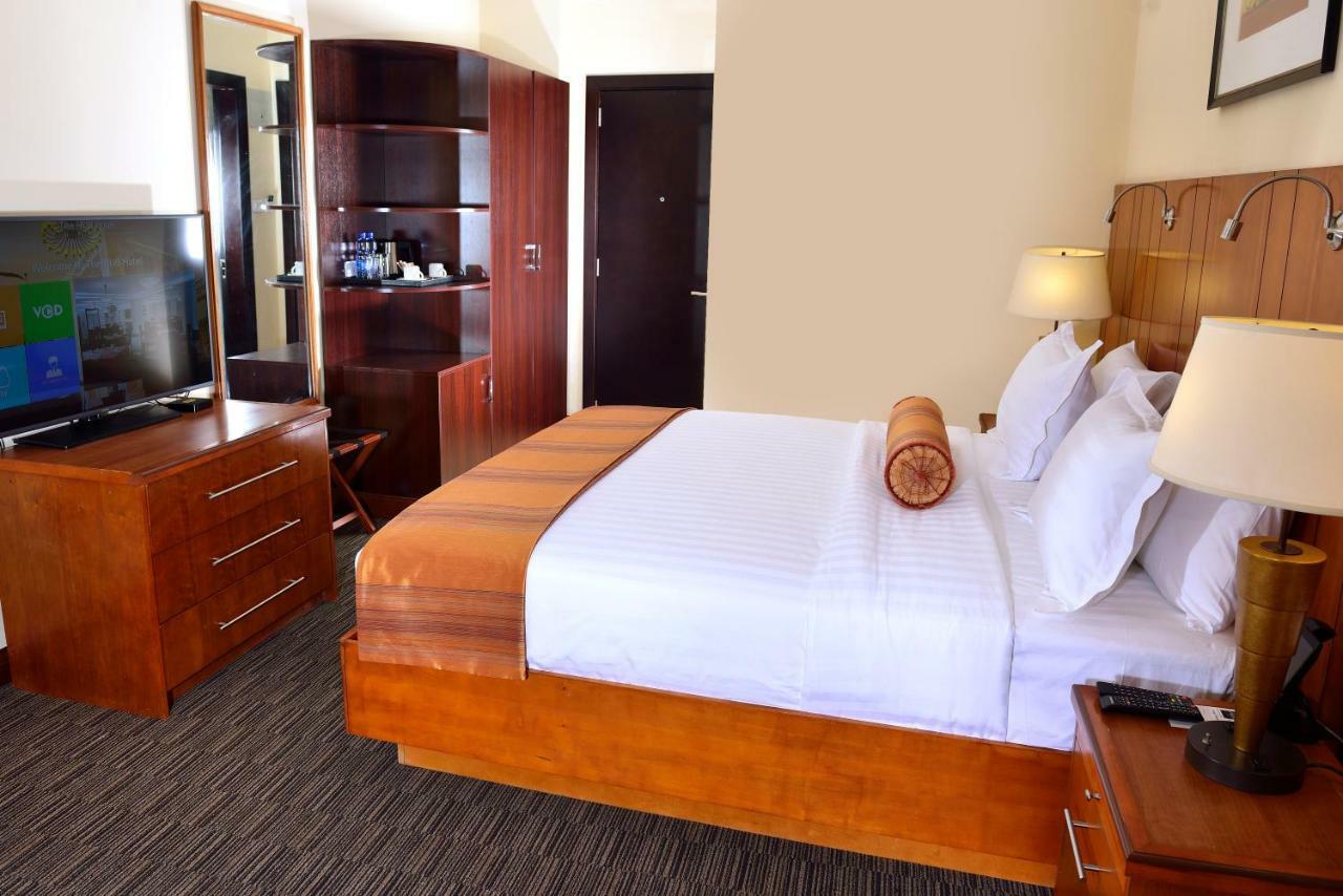 The Hub Hotel Αντίς Αμπέμπα Εξωτερικό φωτογραφία