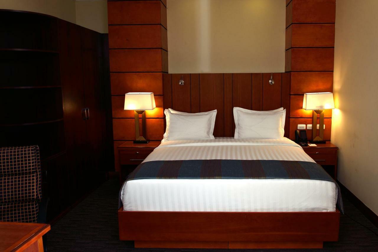 The Hub Hotel Αντίς Αμπέμπα Εξωτερικό φωτογραφία