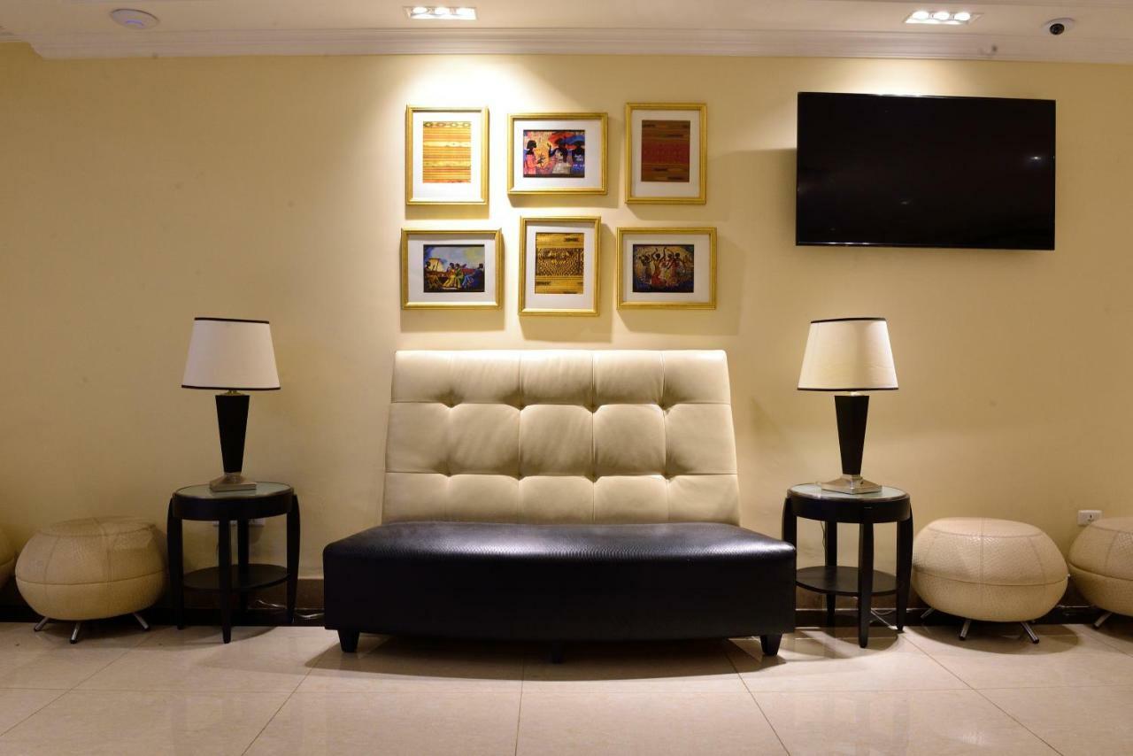 The Hub Hotel Αντίς Αμπέμπα Εξωτερικό φωτογραφία
