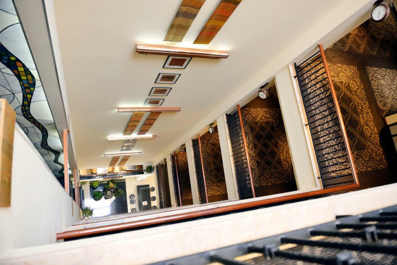 The Hub Hotel Αντίς Αμπέμπα Εξωτερικό φωτογραφία