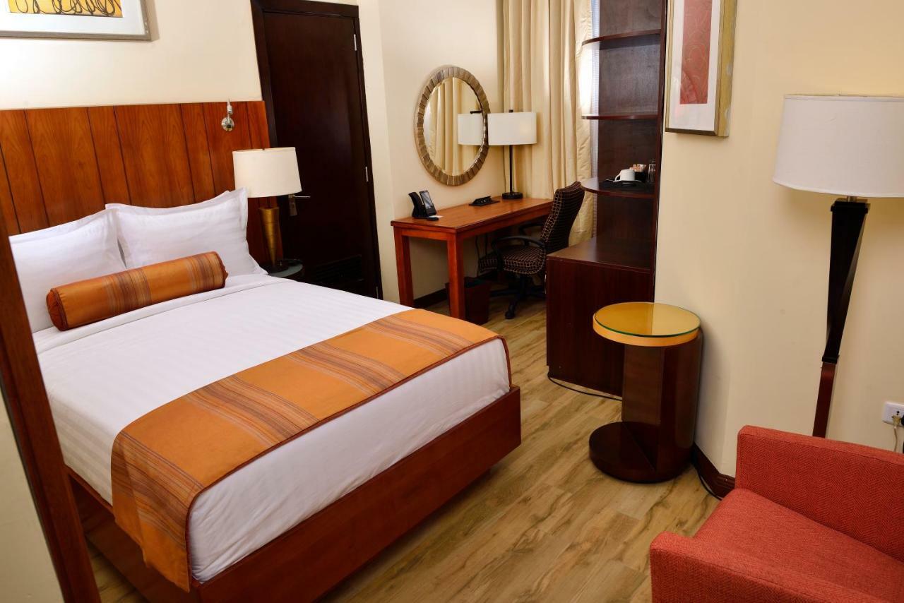The Hub Hotel Αντίς Αμπέμπα Εξωτερικό φωτογραφία