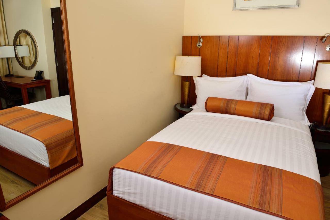 The Hub Hotel Αντίς Αμπέμπα Εξωτερικό φωτογραφία