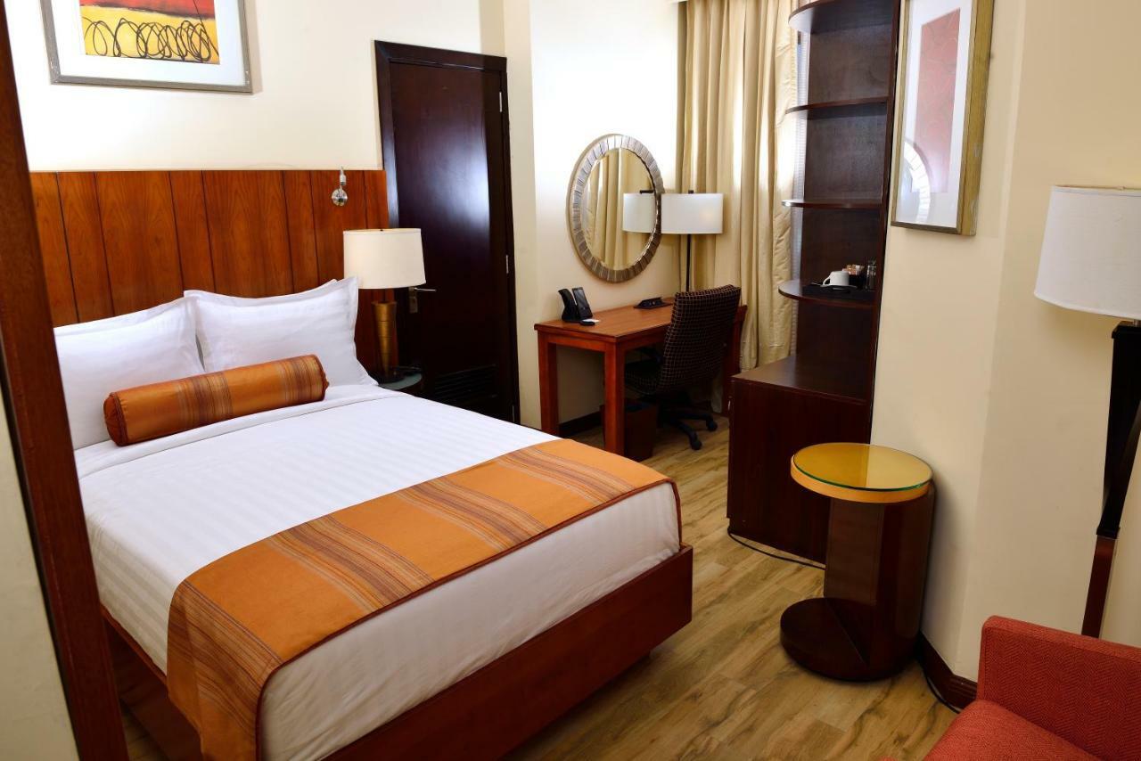 The Hub Hotel Αντίς Αμπέμπα Εξωτερικό φωτογραφία